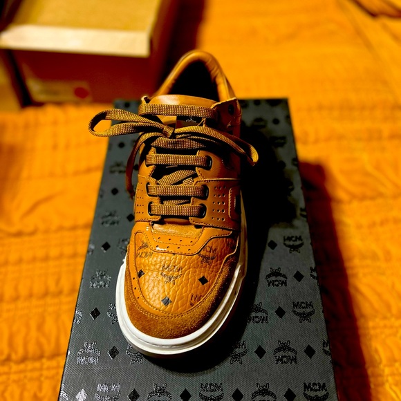 Mcm - Picture 2 of 2